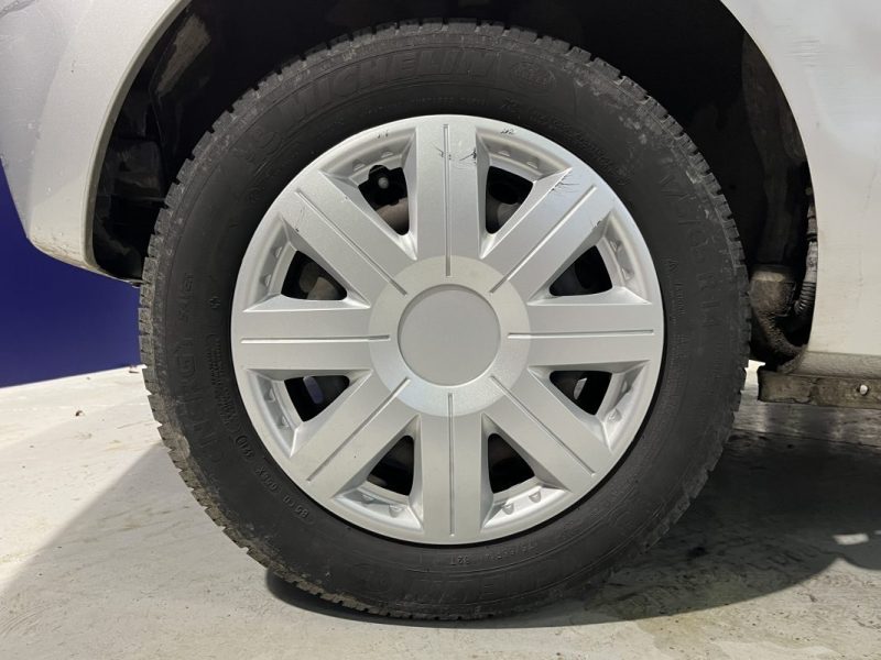 RENAULT TWINGO II 1.2 LEV 16V 75CH EXPRESSION ECO