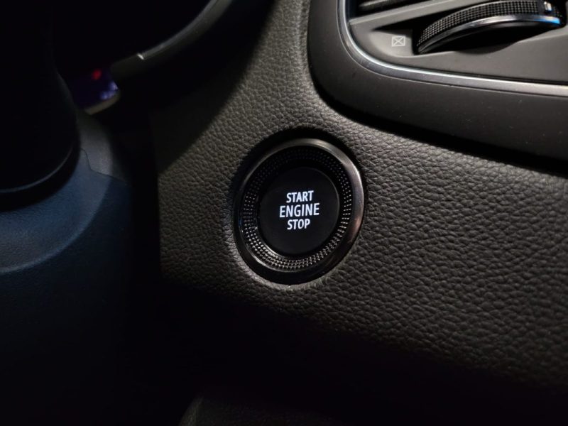 RENAULT MEGANE IV 1.3 tce 140CH INTENS edc