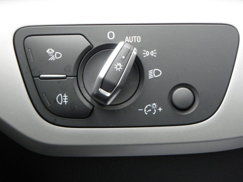 AUDI A4 AVANT 35 TDI 163CH BUSINESS LINE S TRONIC 7 / 9CV 2020