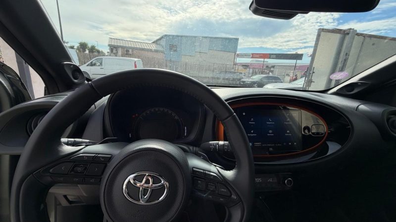 TOYOTA AYGO X 1.0 VVT-I 72CH DESIGN LIMITED S-CVT 2022