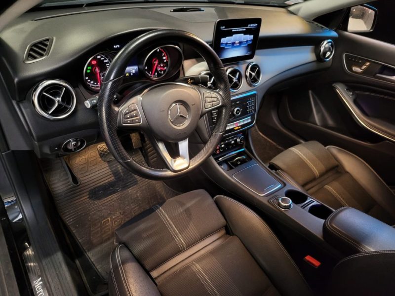 MERCEDES GLA 200 156CV 7G-DCT WHITEART FASCINATION  