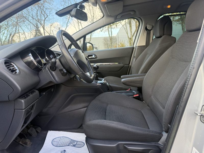 Peugeot 5008 1.6 HDi 115 ch Allure Pack – 7 places – Toit pano – GPS – Révisé&Garantie 6 mois