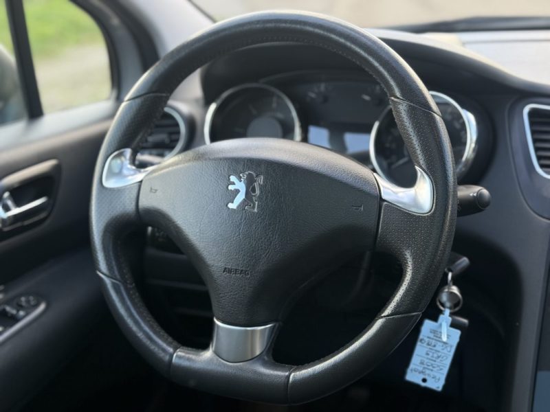Peugeot 5008 1.6 HDi 115 ch Allure Pack – 7 places – Toit pano – GPS – Révisé&Garantie 6 mois