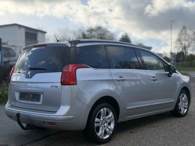 Peugeot 5008 1.6 HDi 115 ch Allure Pack – 7 places – Toit pano – GPS – Révisé&Garantie 6 mois