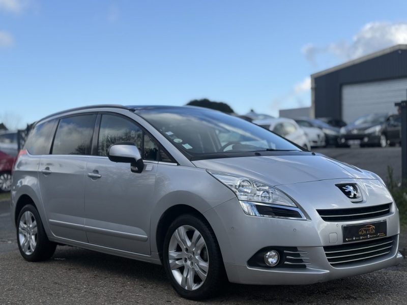Peugeot 5008 1.6 HDi 115 ch Allure Pack – 7 places – Toit pano – GPS – Révisé&Garantie 6 mois