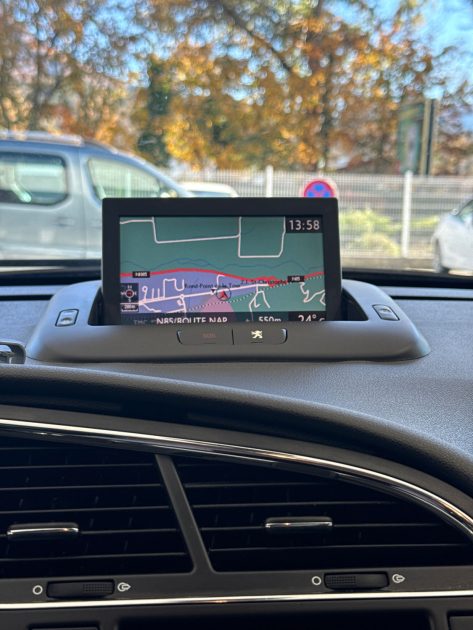 PEUGEOT 3008 1.6 e-HDi 112 ch Business Pack BMP6 BOITE AUTO