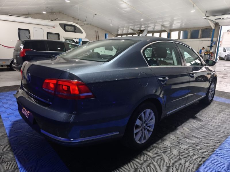 VOLKSWAGEN PASSAT 1.6 TDI BLUEMOTION - FINITION CONFORTLINE - FAIBLE KILOMETRAGE  1.6 TDI 105CH BLUEMOTION TECHNOLOGY FAP CARAT 2011