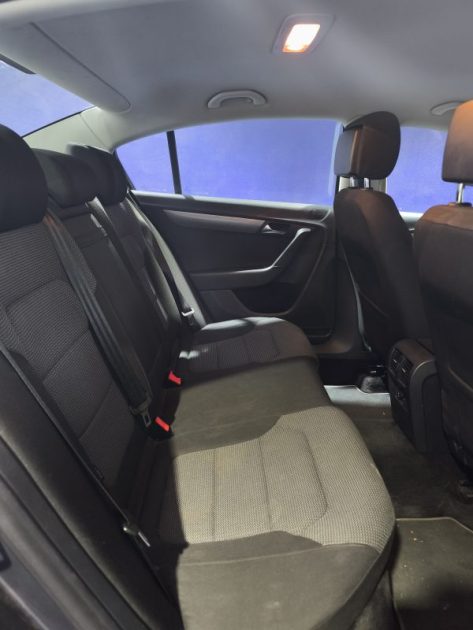 VOLKSWAGEN PASSAT 1.6 TDI BLUEMOTION - FINITION CONFORTLINE - FAIBLE KILOMETRAGE  1.6 TDI 105CH BLUEMOTION TECHNOLOGY FAP CARAT 2011