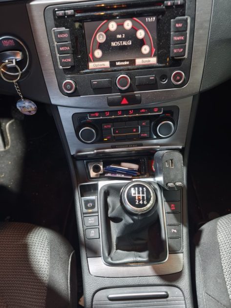 VOLKSWAGEN PASSAT 1.6 TDI BLUEMOTION - FINITION CONFORTLINE - FAIBLE KILOMETRAGE  1.6 TDI 105CH BLUEMOTION TECHNOLOGY FAP CARAT 2011