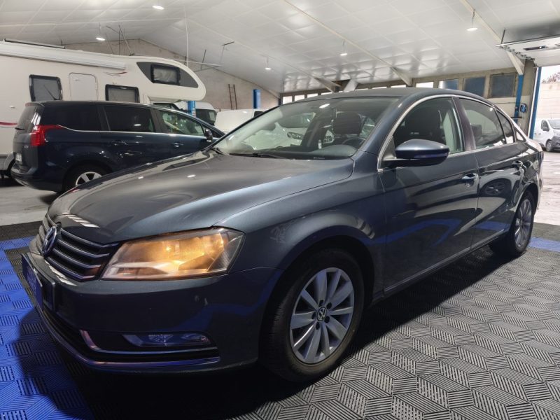 VOLKSWAGEN PASSAT 1.6 TDI BLUEMOTION - FINITION CONFORTLINE - FAIBLE KILOMETRAGE  1.6 TDI 105CH BLUEMOTION TECHNOLOGY FAP CARAT 2011