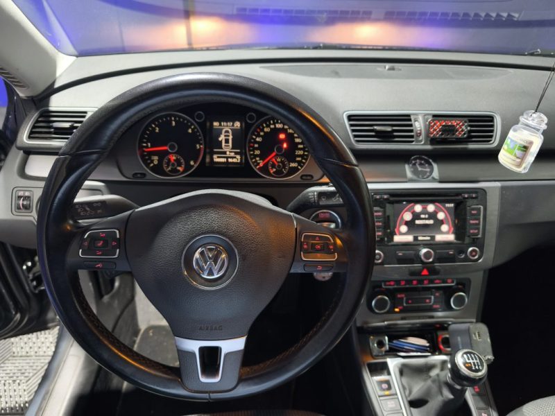 VOLKSWAGEN PASSAT 1.6 TDI BLUEMOTION - FINITION CONFORTLINE - FAIBLE KILOMETRAGE  1.6 TDI 105CH BLUEMOTION TECHNOLOGY FAP CARAT 2011