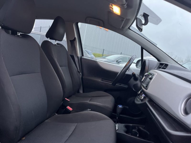 TOYOTA YARIS III 1.5 HYBRID 100h BUSINESS