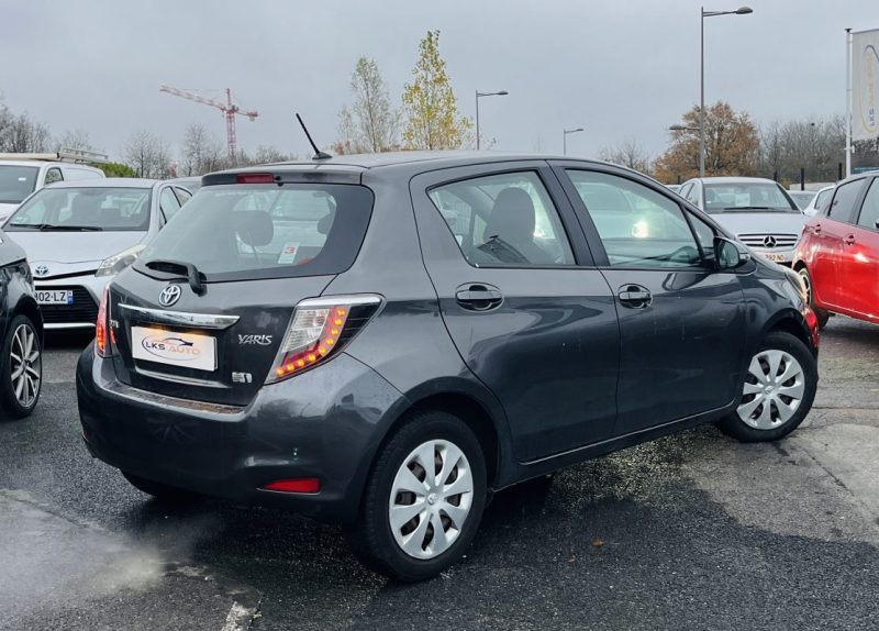 TOYOTA YARIS III 1.5 HYBRID 100h BUSINESS