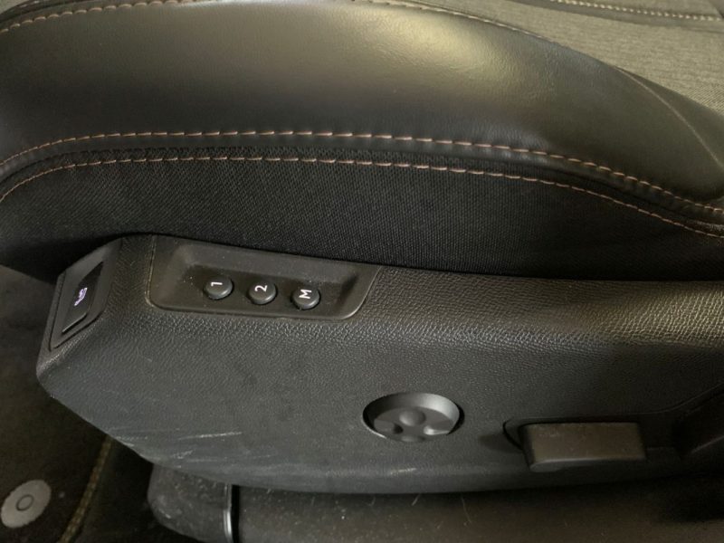 PEUGEOT 3008 1.6 HDI 120CH - GT LINE - SUIVI FACTURES - DISTRIBUTION OK - 