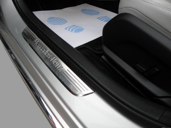 MERCEDES-BENZ  CLASSE C 180 156 CH BERLINE / 8 CH 2014