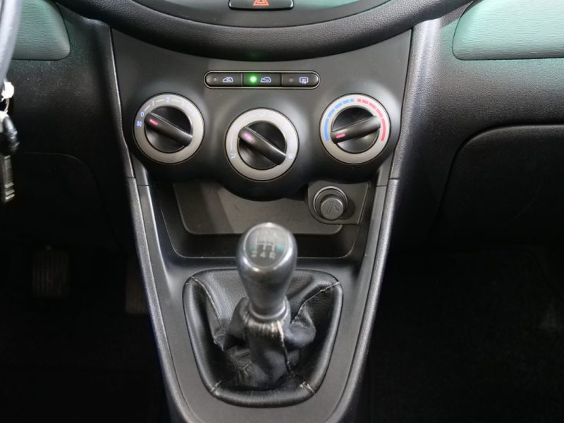 HYUNDAI  I10  1.1 FIFA WM EDITION 2011