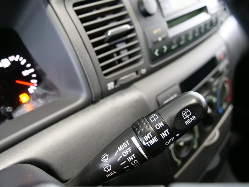 TOYOTA COROLLA 1.6 COMPACT LUNA 2003