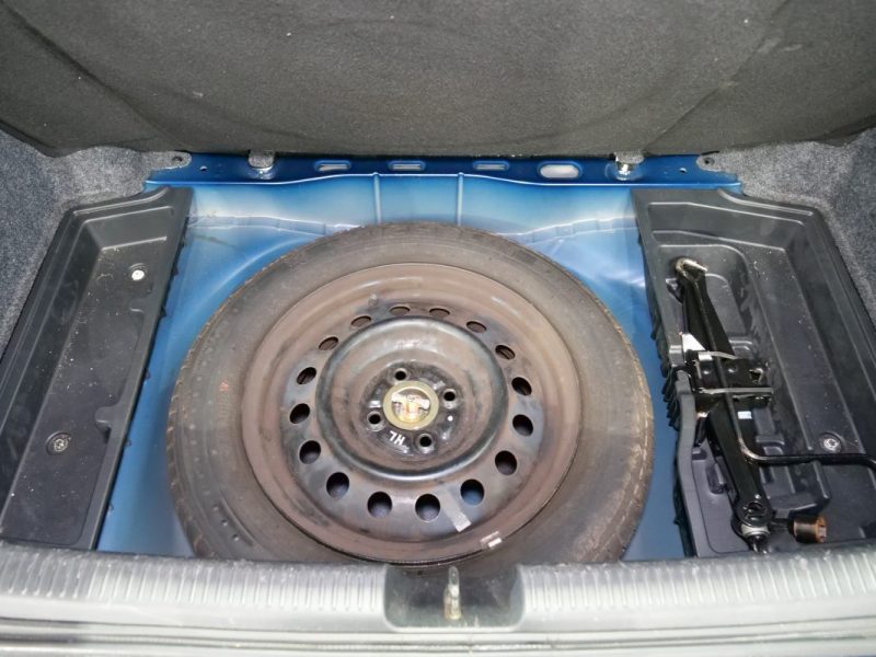 TOYOTA COROLLA 1.6 COMPACT LUNA 2003