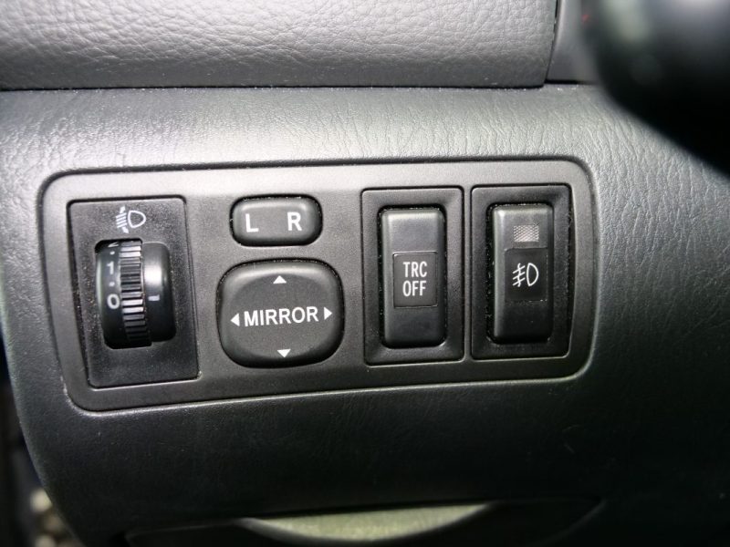 TOYOTA COROLLA 1.6 COMPACT LUNA 2003