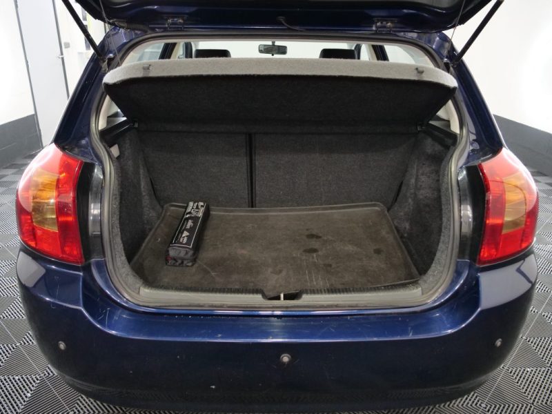 TOYOTA COROLLA 1.6 COMPACT LUNA 2003