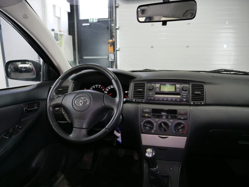 TOYOTA COROLLA 1.6 COMPACT LUNA 2003