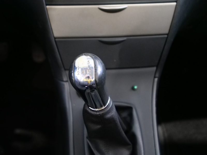 TOYOTA COROLLA 1.6 COMPACT LUNA 2003