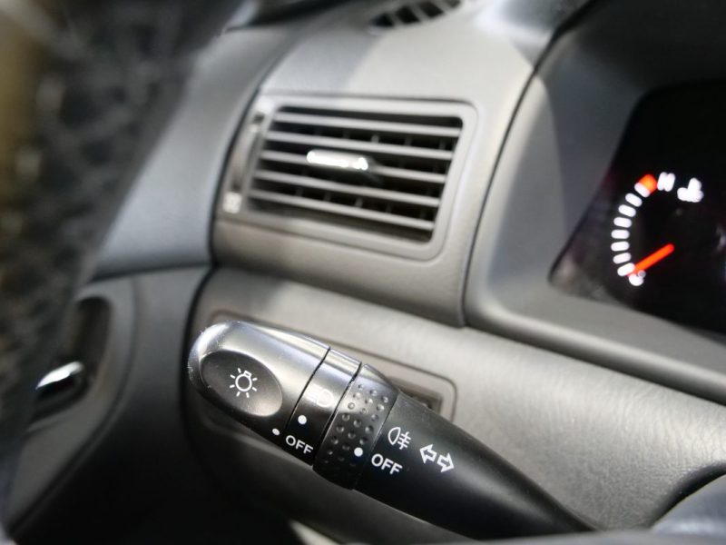 TOYOTA COROLLA 1.6 COMPACT LUNA 2003