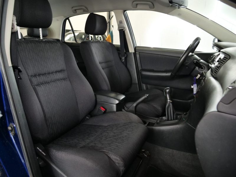 TOYOTA COROLLA 1.6 COMPACT LUNA 2003