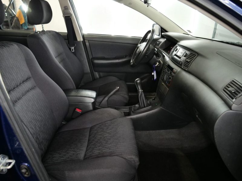 TOYOTA COROLLA 1.6 COMPACT LUNA 2003