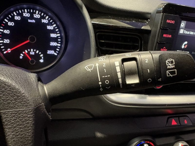 Kia stonic  1.6 CRDI 115 ACTIVE 2020 - appel carpaly -camera de recul - suivie kia