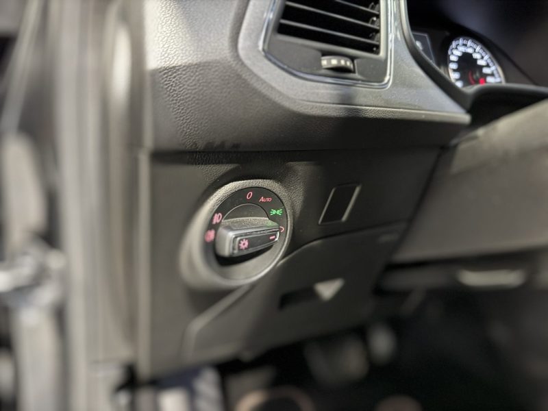 SEAT LEON 2.0 TDI 184CH FR DSG 6 T-O - DISTRI NEUVE - SUIVI COMPLET 