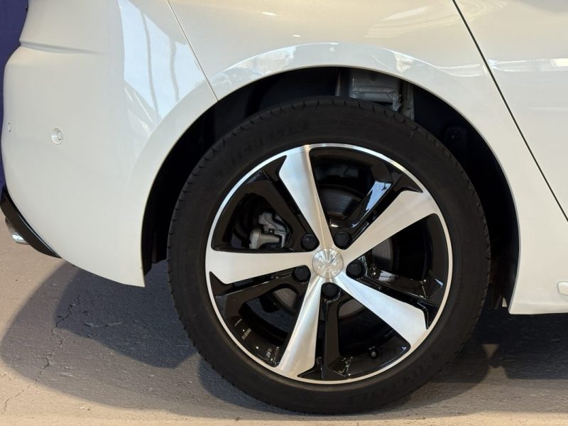 Peugeot 308 1.2 130 GT-LINE  - Carplay - feux led - suivie PSA - distribution OK  