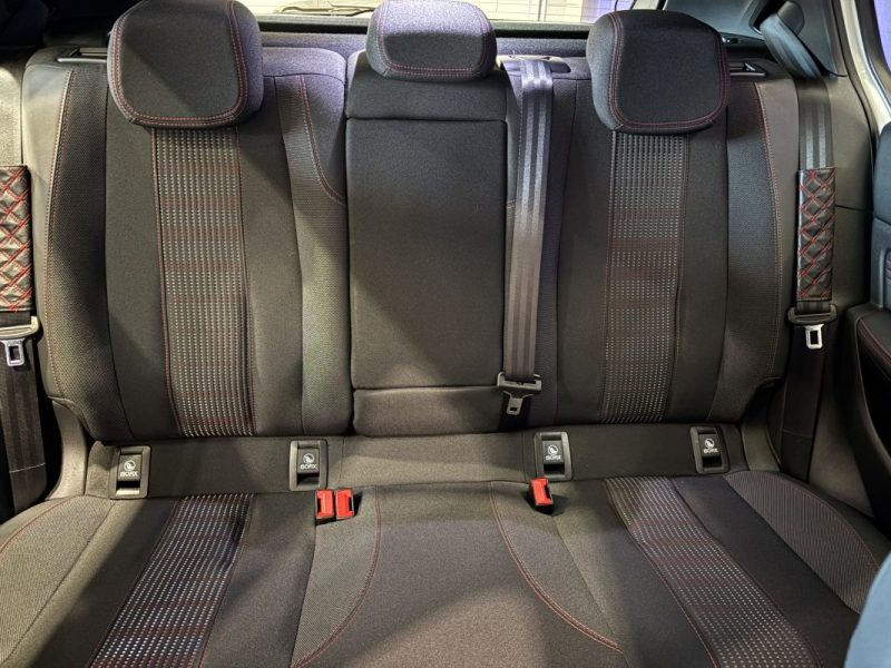 Peugeot 308 1.2 130 GT-LINE  - Carplay - feux led - suivie PSA - distribution OK  