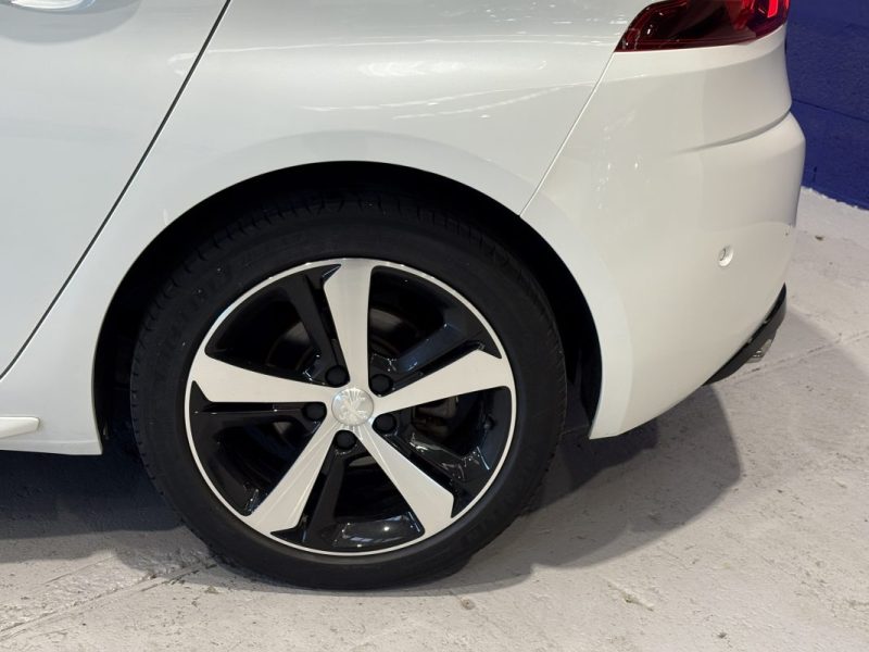 Peugeot 308 1.2 130 GT-LINE  - Carplay - feux led - suivie PSA - distribution OK  