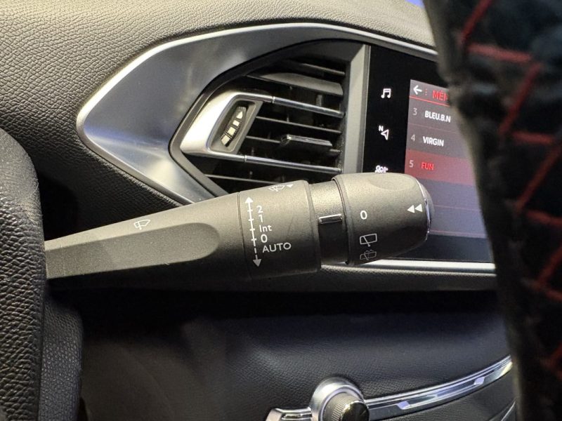 Peugeot 308 1.2 130 GT-LINE  - Carplay - feux led - suivie PSA - distribution OK  