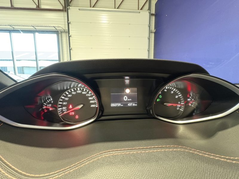 Peugeot 308 1.2 130 GT-LINE  - Carplay - feux led - suivie PSA - distribution OK  