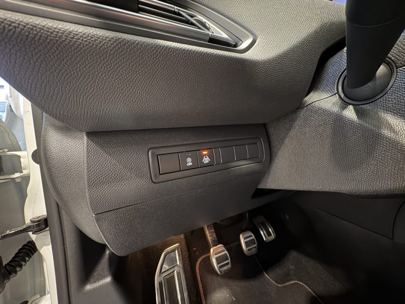 Peugeot 308 1.2 130 GT-LINE  - Carplay - feux led - suivie PSA - distribution OK  