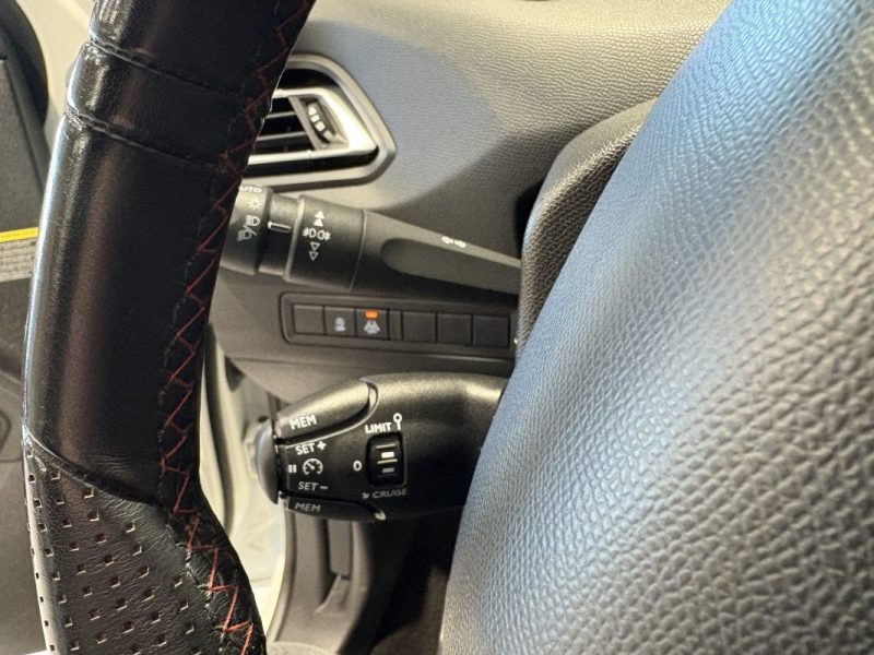 Peugeot 308 1.2 130 GT-LINE  - Carplay - feux led - suivie PSA - distribution OK  