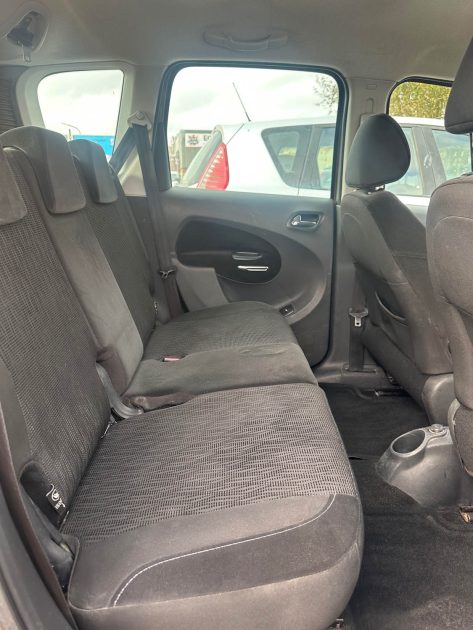 2nd main Citroën C3 Picasso 1.6 eHDi 92 Exclusive – Boîte automatique – 5 places