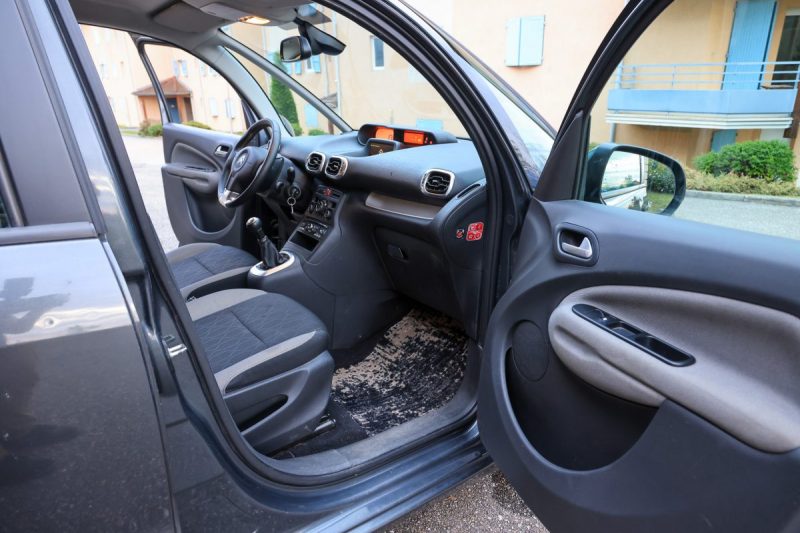 CITROEN C3 1.6 HDI90 EXCLUSIVE 2014