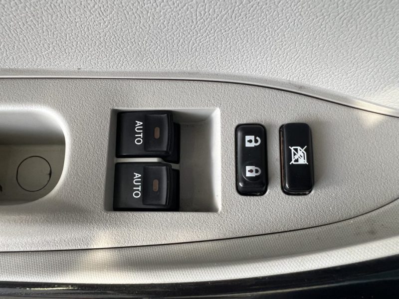 TOYOTA IQ 68 VVT-I MULTIDRIVE BVA / SUIVI ENTRETIEN COMPLET 