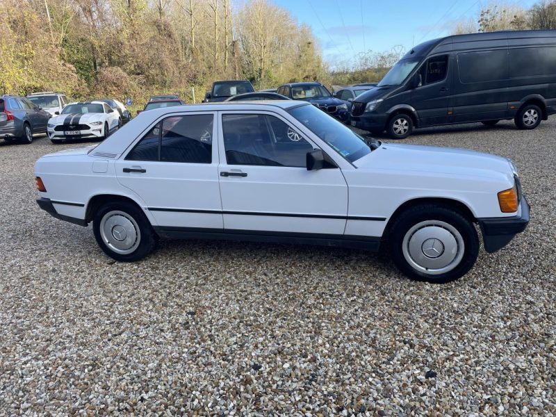 MERCEDES-BENZ 190 190E 105 CH 1985 W201 1ER Main