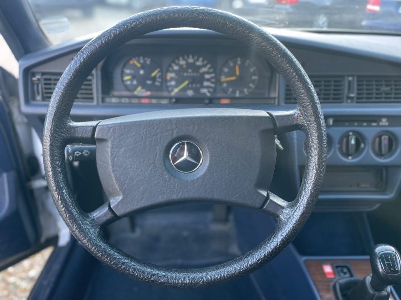 MERCEDES-BENZ 190 190E 105 CH 1985 W201 1ER Main