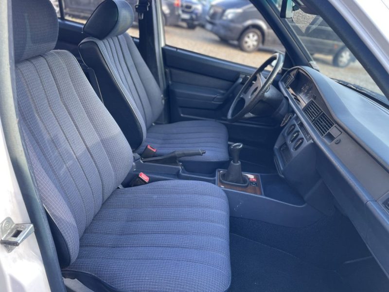 MERCEDES-BENZ 190 190E 105 CH 1985 W201 1ER Main