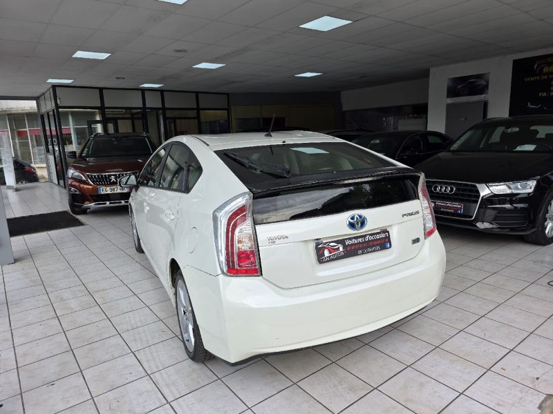 TOYOTA PRIUS 136H DYNAMIC 17 2012