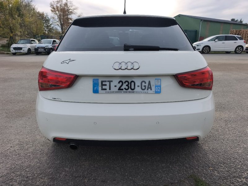 AUDI A1 1.6 TDI 105CH FAP AMBITION 2011