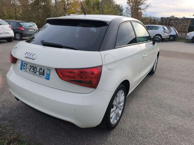 AUDI A1 1.6 TDI 105CH FAP AMBITION 2011