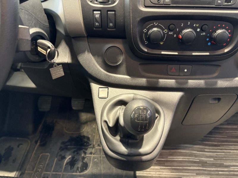 Renault Trafic  Combi  L2H1 1.6 DCI 125 ZEN 2018 - 9 Places - Radars de recul - Crochet attelage 