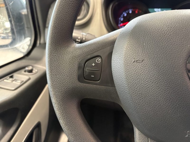 Renault Trafic  Combi  L2H1 1.6 DCI 125 ZEN 2018 - 9 Places - Radars de recul - Crochet attelage 