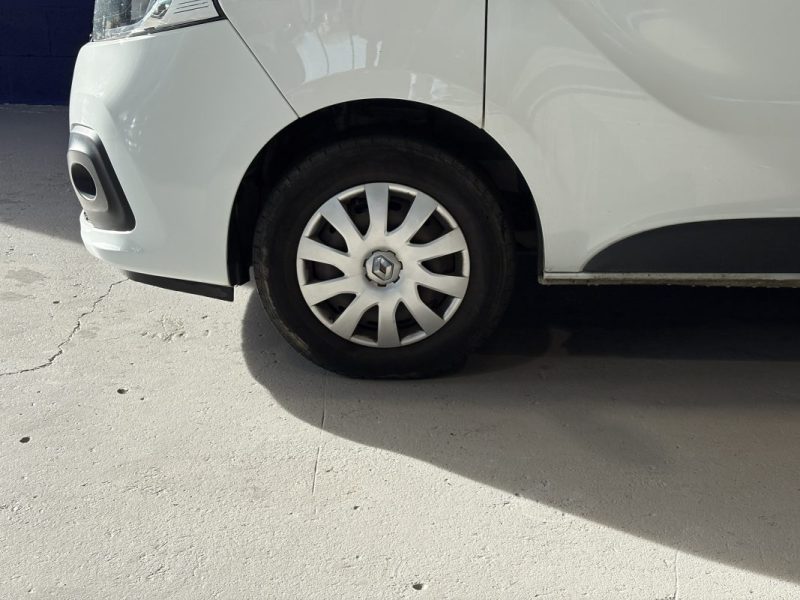 Renault Trafic  Combi  L2H1 1.6 DCI 125 ZEN 2018 - 9 Places - Radars de recul - Crochet attelage 